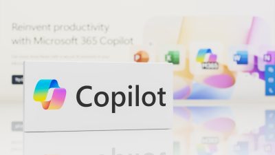 法人向け Copilot “無償版” と “有償版” の違いをわかりやすく解説